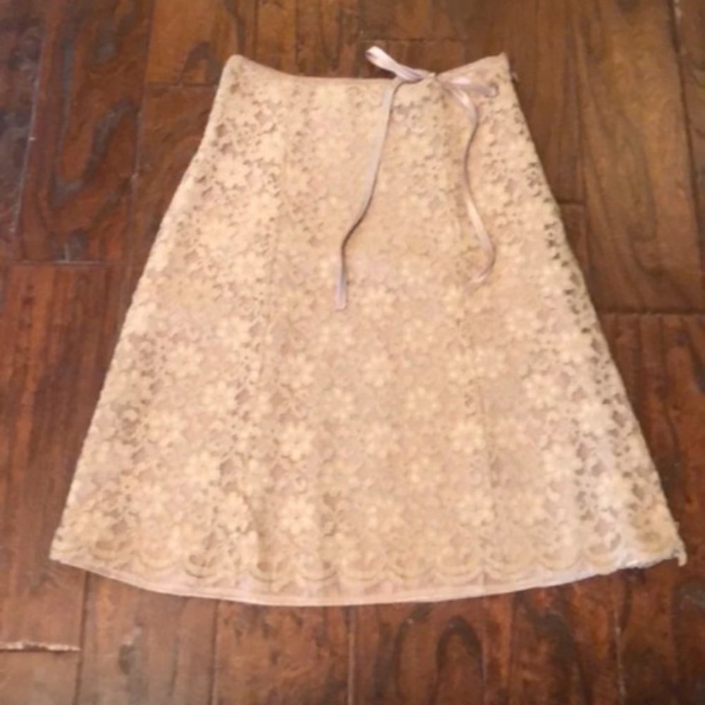 Hilliard & Hanson Cream size 6 lace skirt
